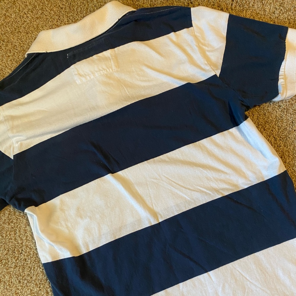 Young Men’s distressed polo by Aeropostale - Picture 3 of 3